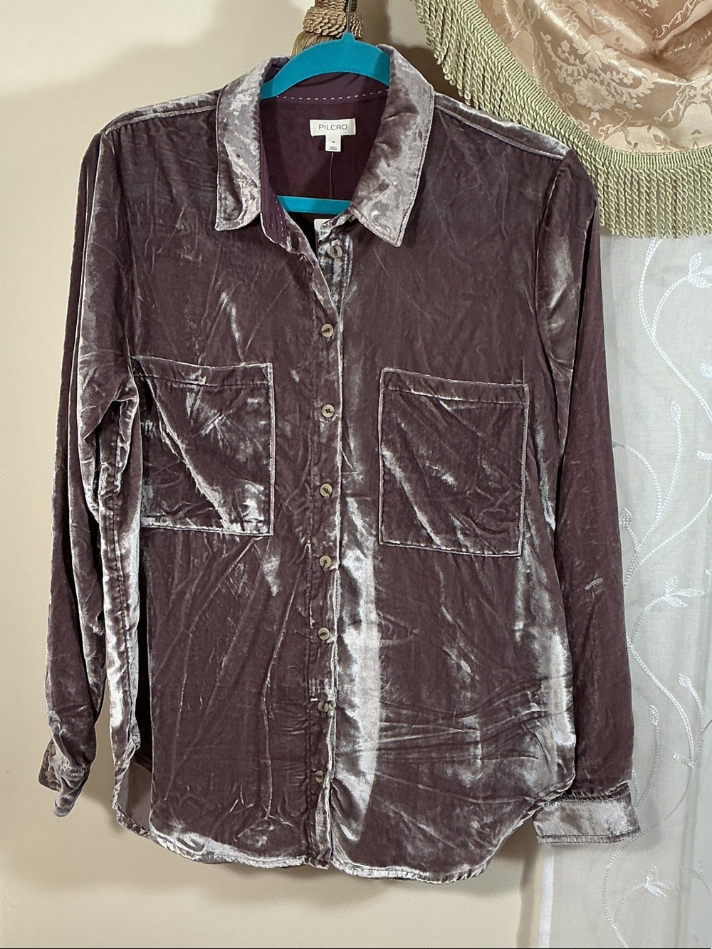 NWT Pilcro by Anthropology Taupe Crushed Velour Botton Down Women’s Shirt Sz M